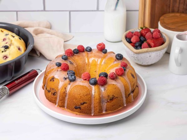 Mainstays 9" Round Nonstick Carbon Steel Fluted Cake Pan, Gray