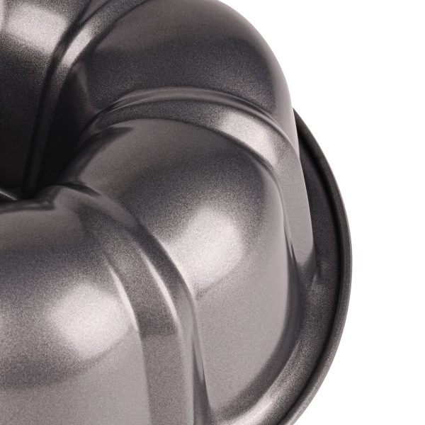Mainstays 9" Round Nonstick Carbon Steel Fluted Cake Pan, Gray