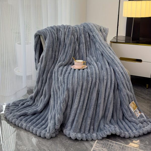 9873e3ec-23a9-4355-b8ae-2361fd0147df.jpg Heavyweight Blue Plaid Carved Velvet Blanket